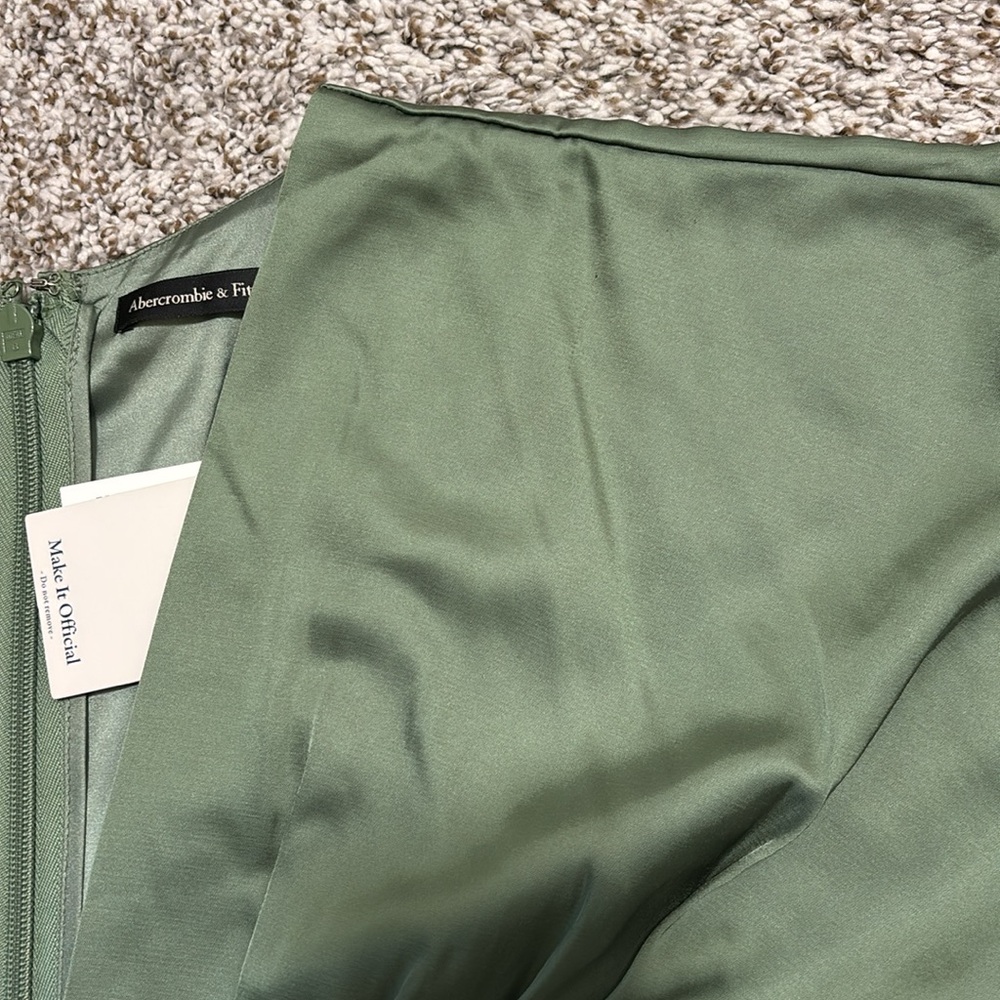 Abercrombie & Fitch Angel Sleeve Satin Jumpsuit XS NWT - Picture 12 of 12